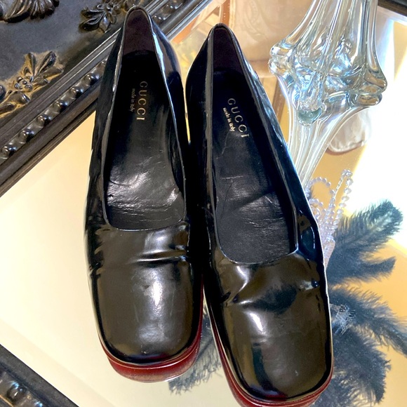 Vintage Gucci lightly used - Picture 1 of 4